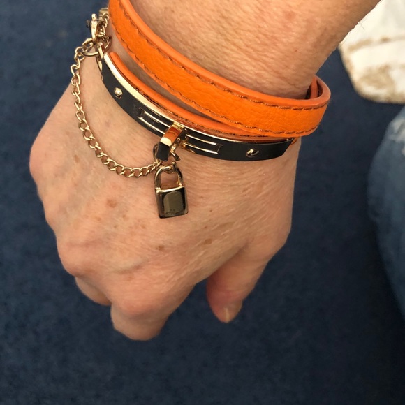 Faux leather bracelet - Picture 3 of 3